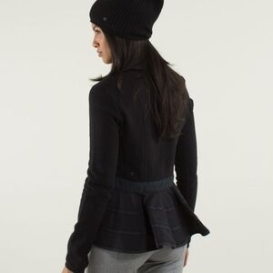 Lululemon Ruffled Up Pullover size 4